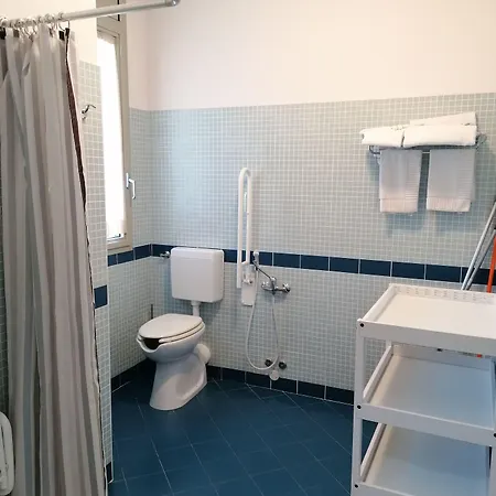 Zodiaco Готель Модена