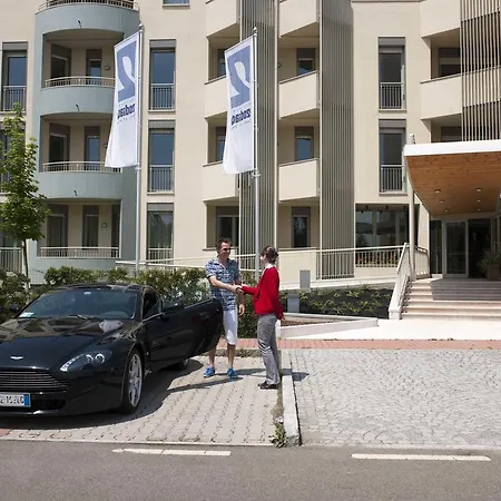 Zodiaco Готель Модена